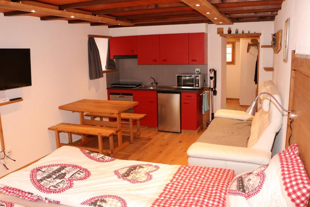 Studio Clausen Kurt room 1